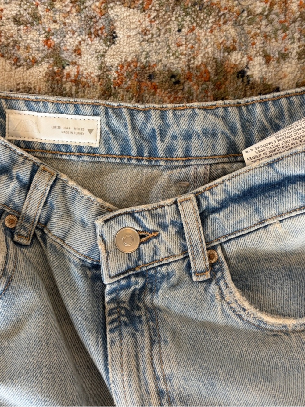 ZARA Light Wash Jeans Size 4